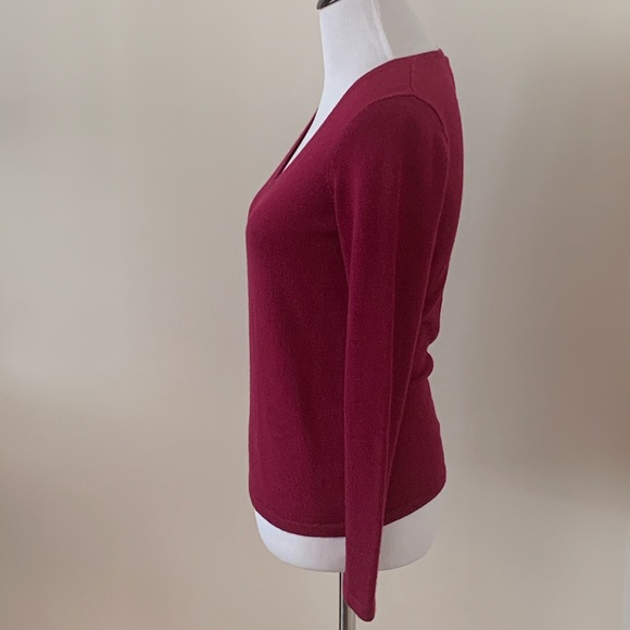 Ann Taylor Petites V-neck Sweater Size SP - Picture 3 of 6